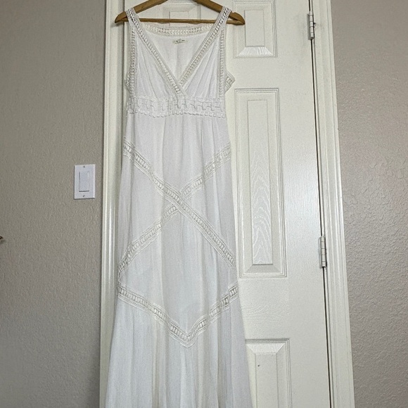 Max Studio Dresses & Skirts - Max Studio Women Lace V-Neck Sleeveless Maxi Dress Sz 4 Boho Party Beach Coastal